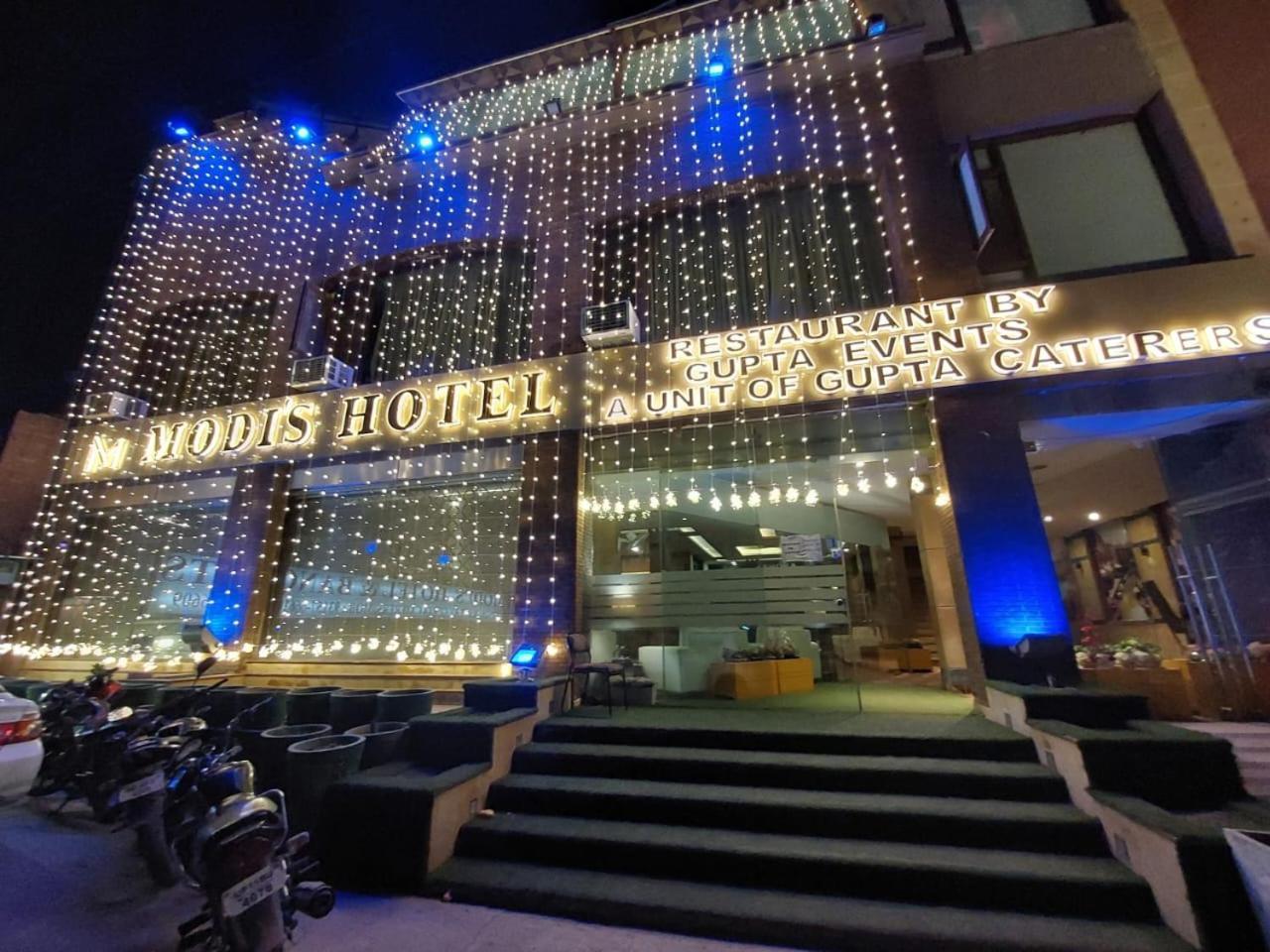 Modi Hotel & Resorts Pinjaur Exteriör bild