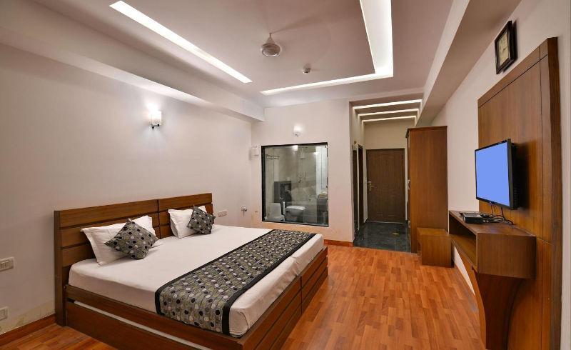 Modi Hotel & Resorts Pinjaur Exteriör bild